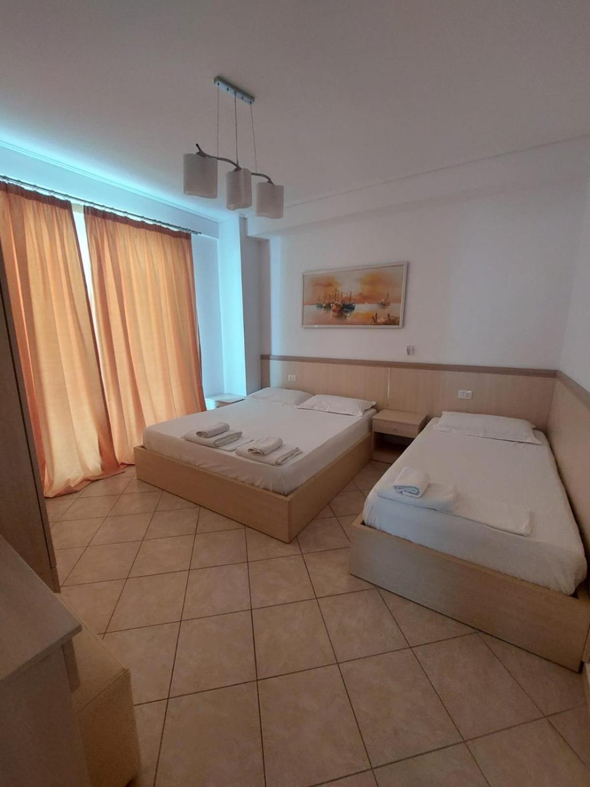 Apart-Hotel Alvi Sarandë Esterno foto
