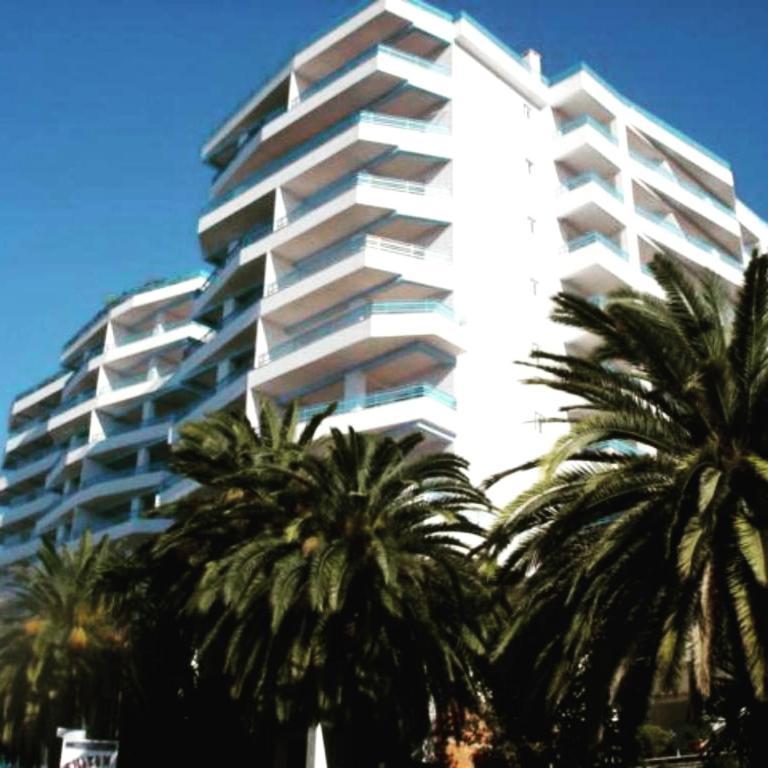 Apart-Hotel Alvi Sarandë Esterno foto