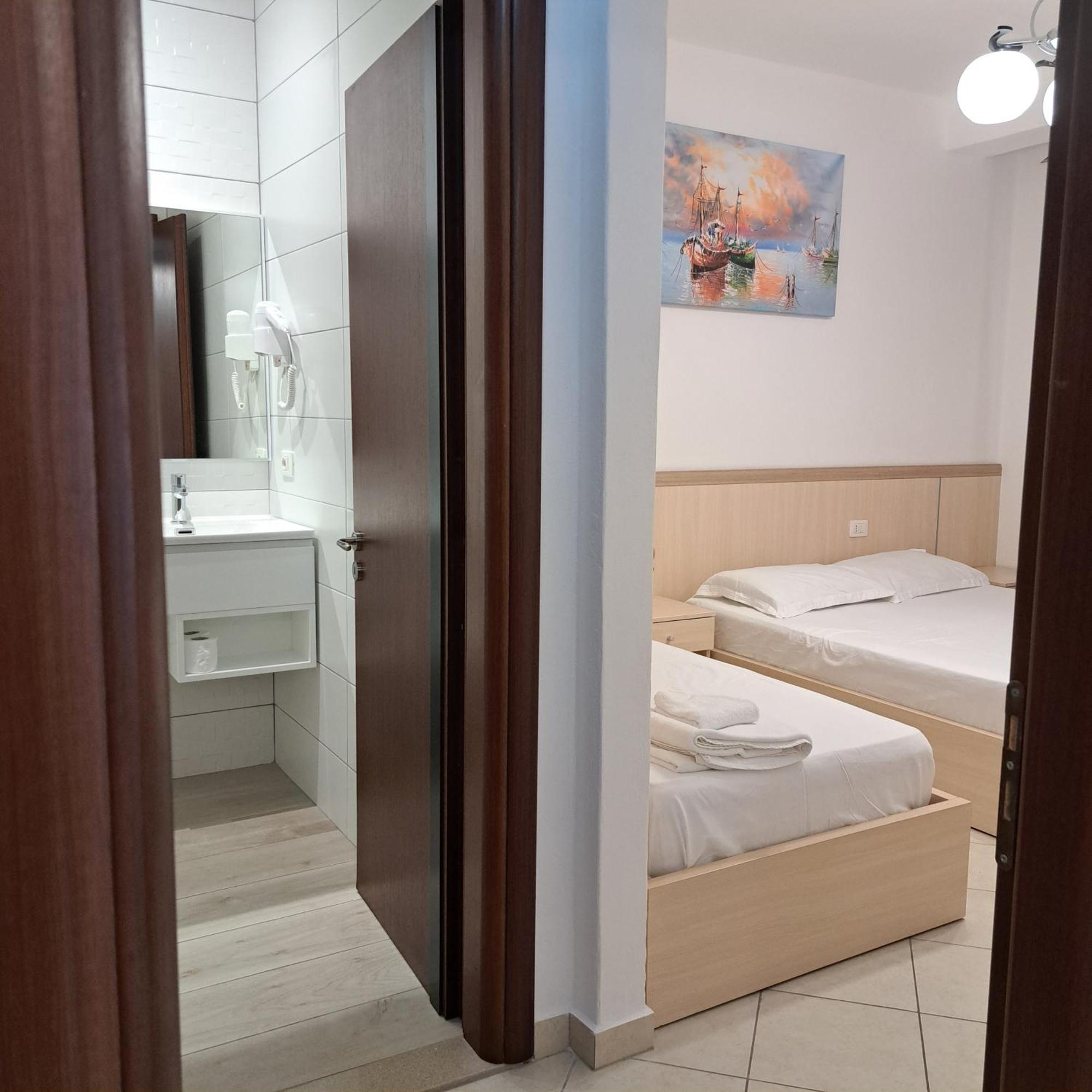 Apart-Hotel Alvi Sarandë Esterno foto