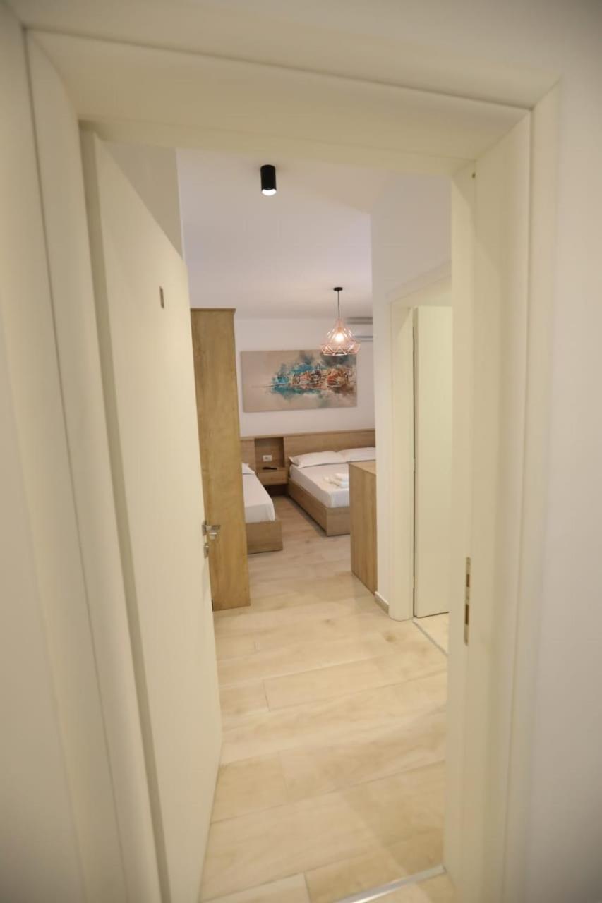 Apart-Hotel Alvi Sarandë Esterno foto