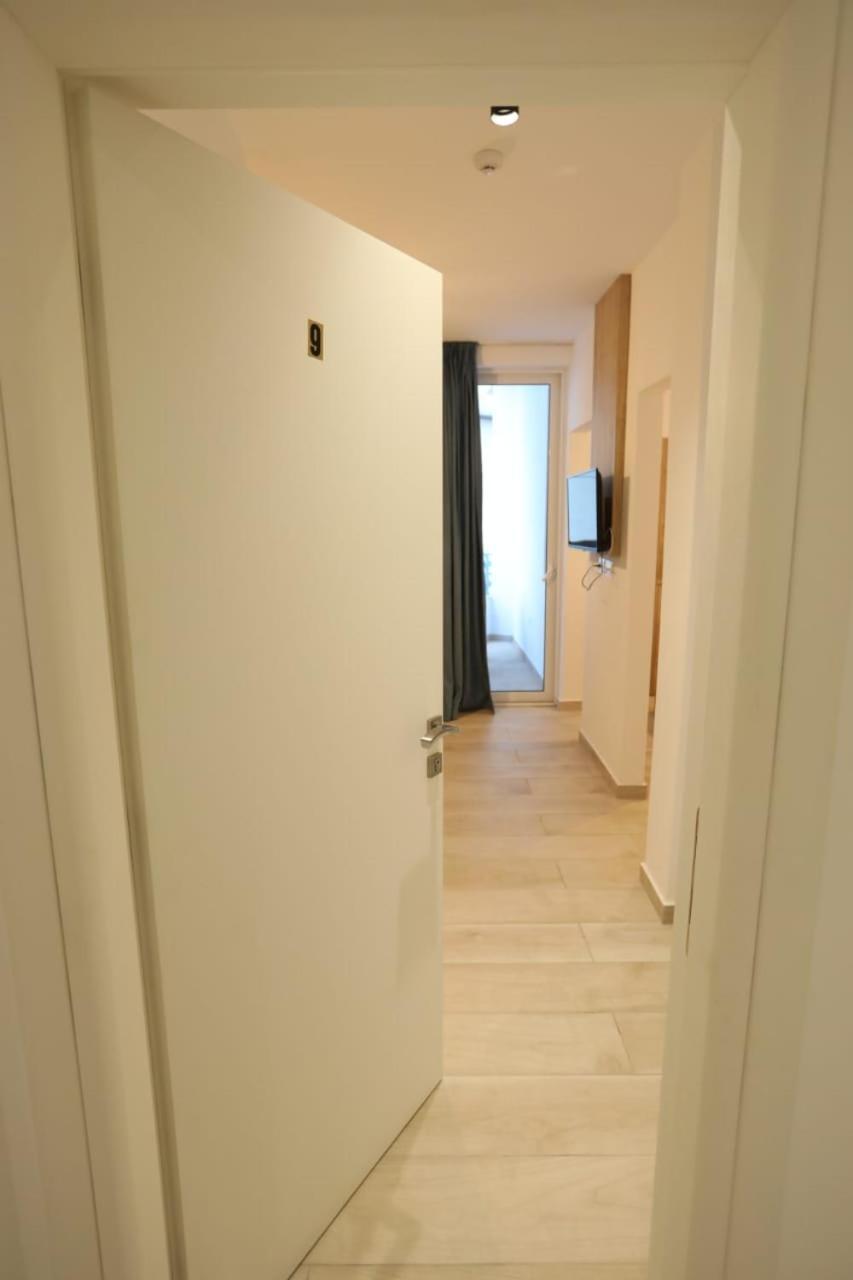 Apart-Hotel Alvi Sarandë Esterno foto