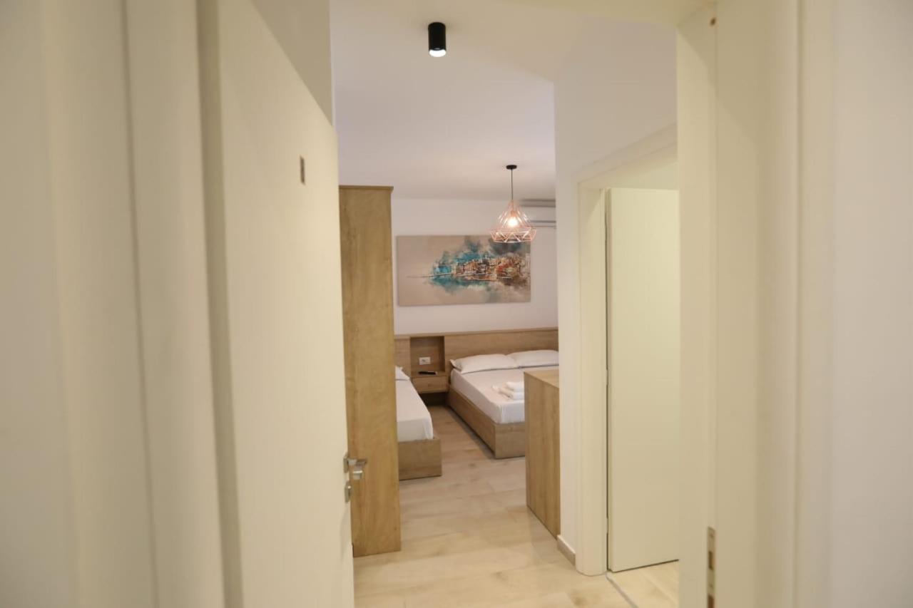 Apart-Hotel Alvi Sarandë Esterno foto
