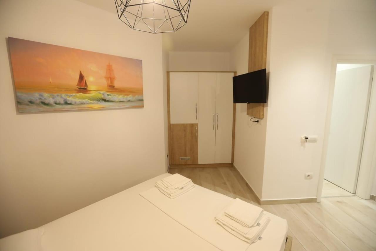 Apart-Hotel Alvi Sarandë Esterno foto