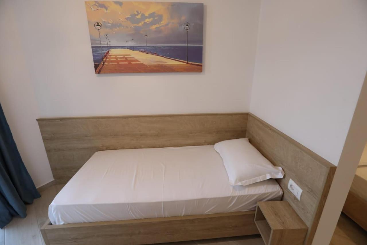 Apart-Hotel Alvi Sarandë Esterno foto