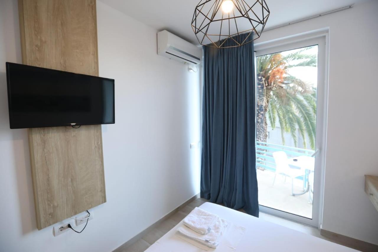 Apart-Hotel Alvi Sarandë Esterno foto