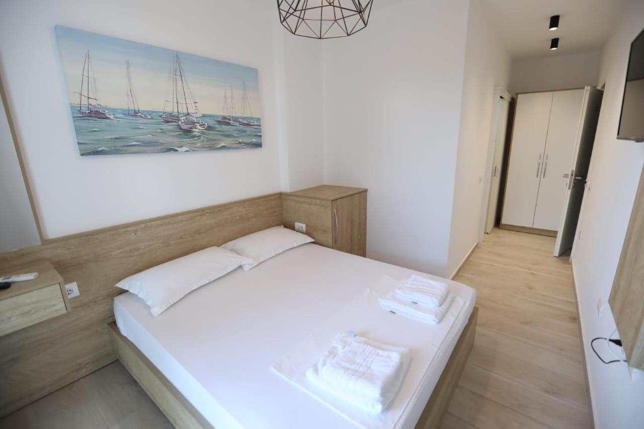 Apart-Hotel Alvi Sarandë Esterno foto