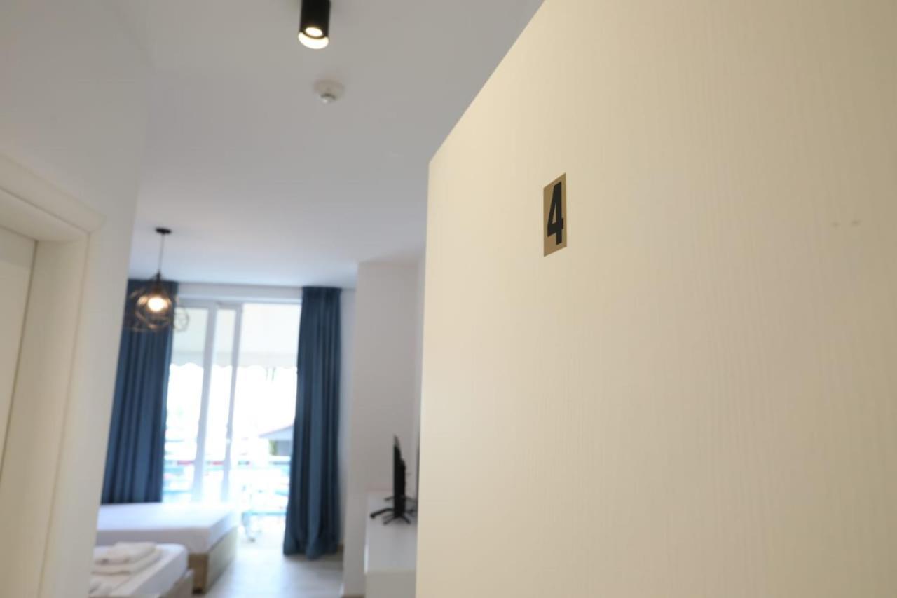 Apart-Hotel Alvi Sarandë Esterno foto